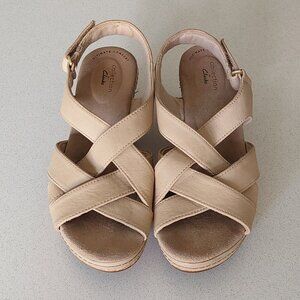 Clark's Ultimate Comfort Beige Cork Wedge Heeled Sandals Women's Size 8.5